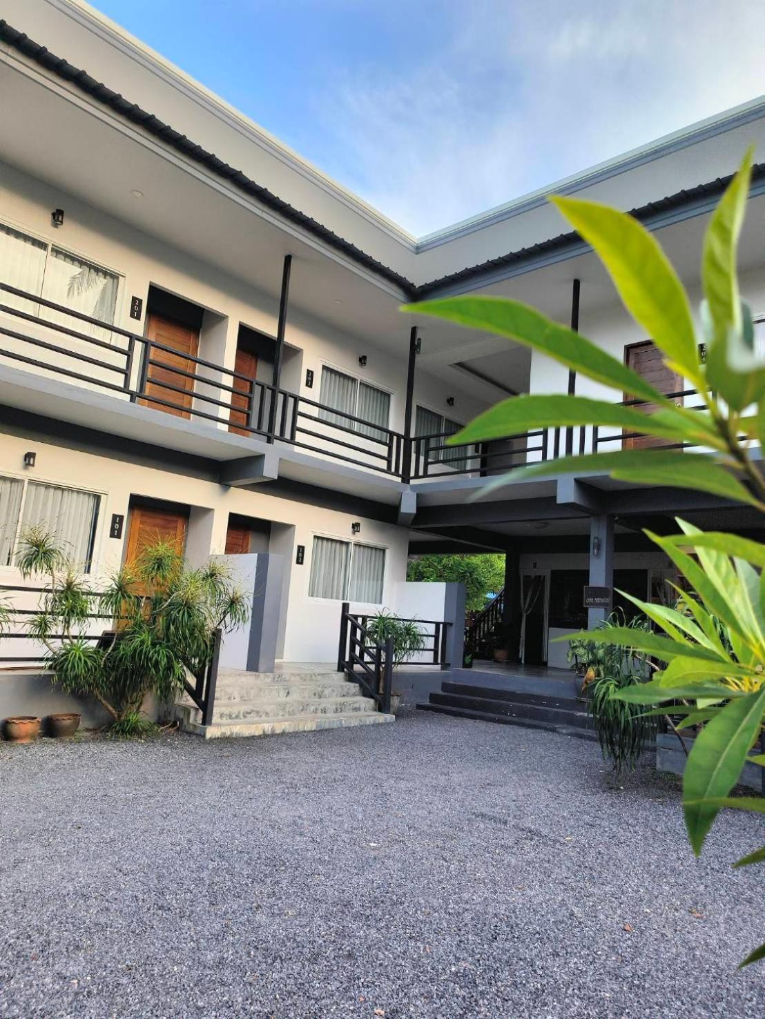 Отель Nangkam Boutique Donsak Ban Pheng Krong Экстерьер фото